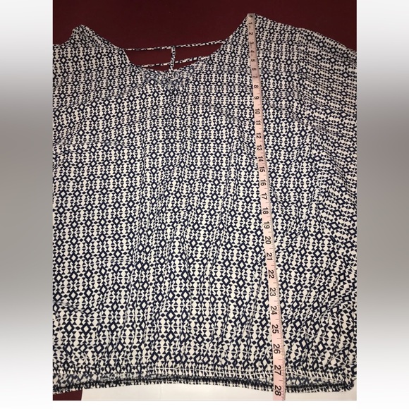 Torrid 5 blue blouse Oversized pullover boho beach Tunic cold shoulder geometric - Picture 8 of 9